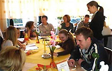 Osterfreizeit 2010 (Bild: Beim Abendessen)
